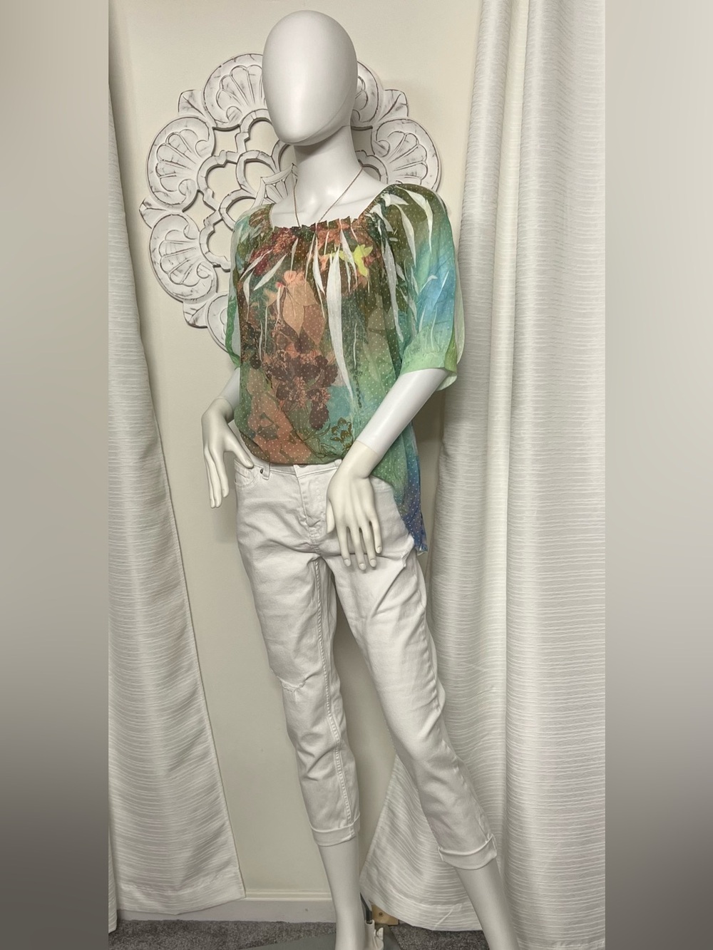 Floral Sheer Women's Top - Multicolor

Excellent used condition.